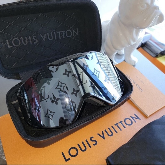 Louis Vuitton Ski Goggles - Picture 3 of 15